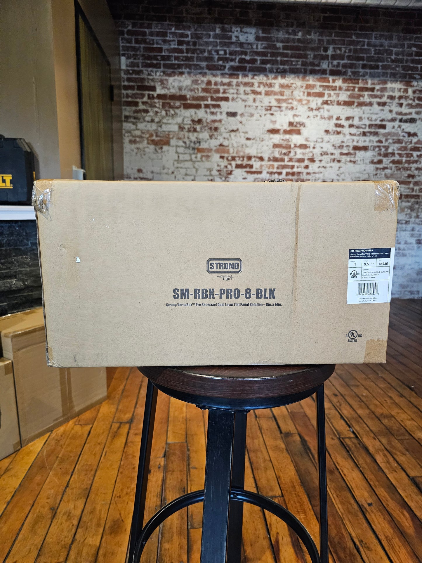 Strong recessed component box
